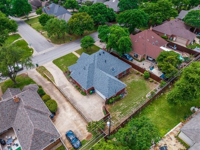 Building Photo - 2942 Woodland Hills Dr