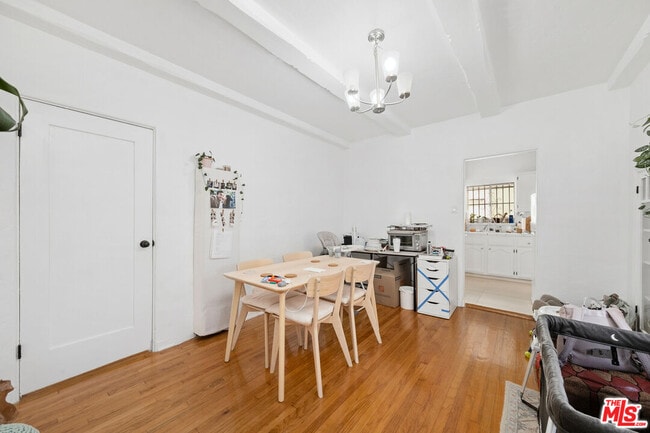 Building Photo - 8544 Saturn St