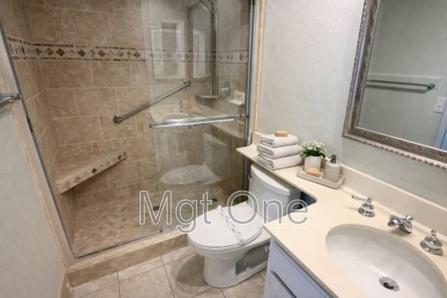 Building Photo - 1515 Elegante Ct