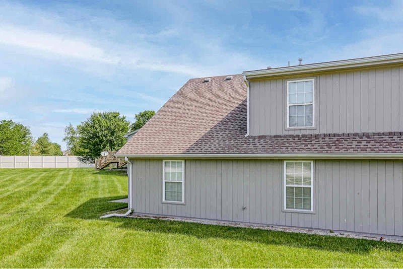 Building Photo - 232 SW Chartwell Cir