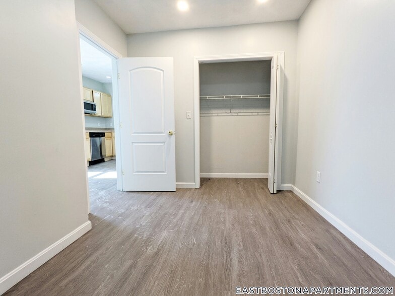 Building Photo - 329 Paris St