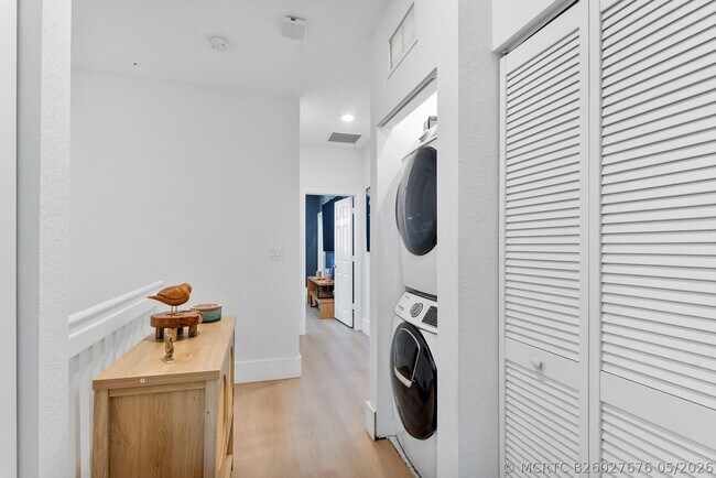 Building Photo - 3253 W 106th Terrace