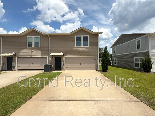 Building Photo - 4417 Village Oak Ln