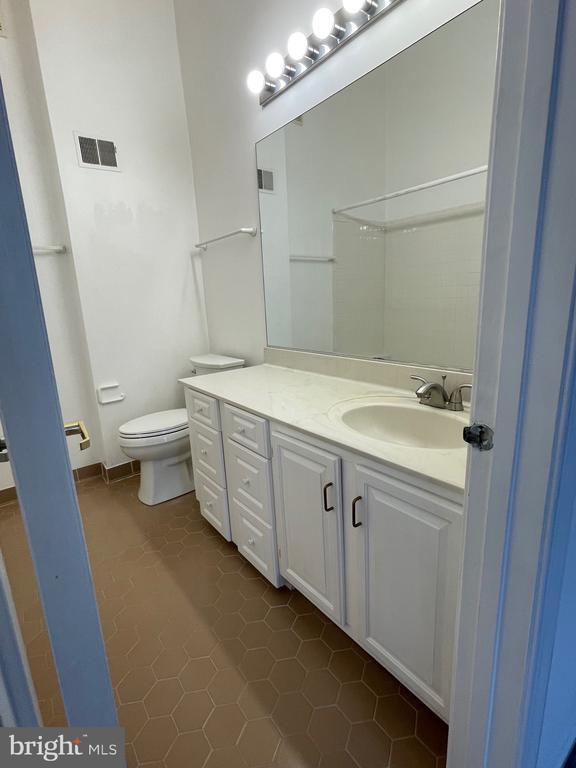 Building Photo - 12235 Tildenwood Dr