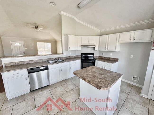 Building Photo - 55 Oakridge Cove