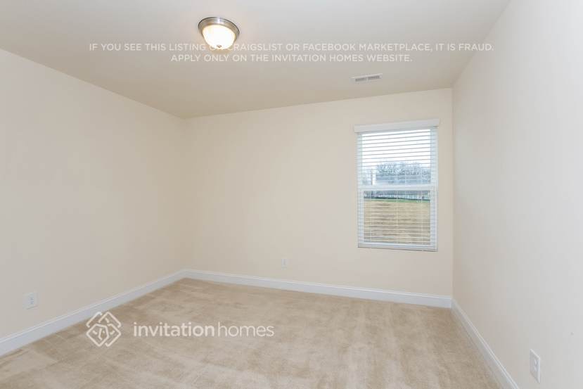 Building Photo - 155 Sassafras Rd