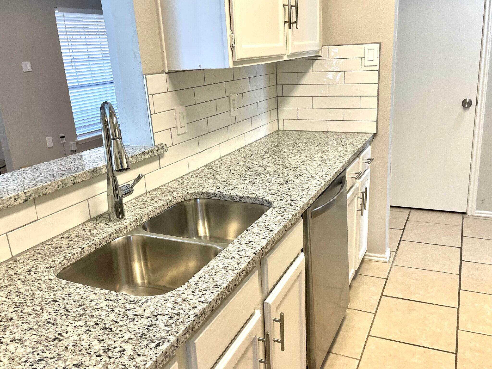 Building Photo - 13030 Quail Dr