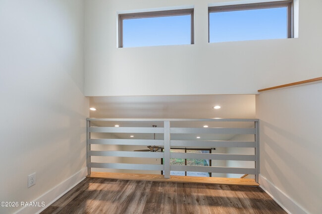 Building Photo - 111 Oak Plns Aly