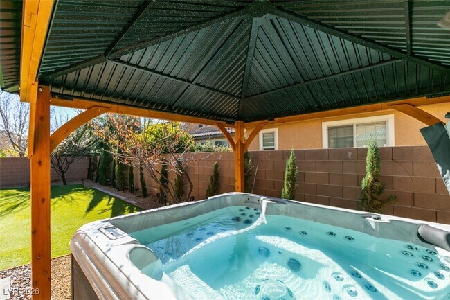 Building Photo - 2497 Birch Hollow St