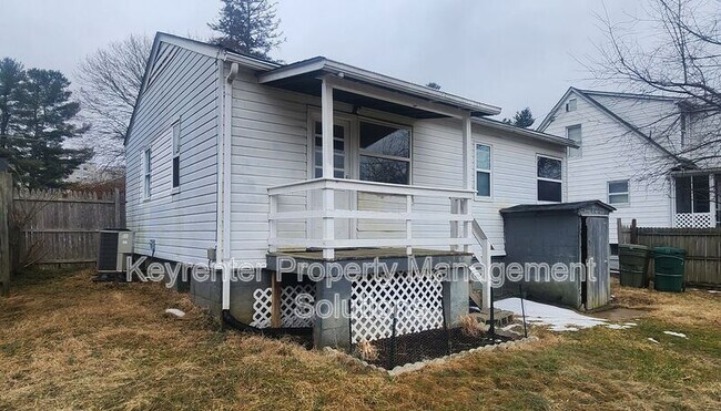 Building Photo - 527 S Magnolia Ave