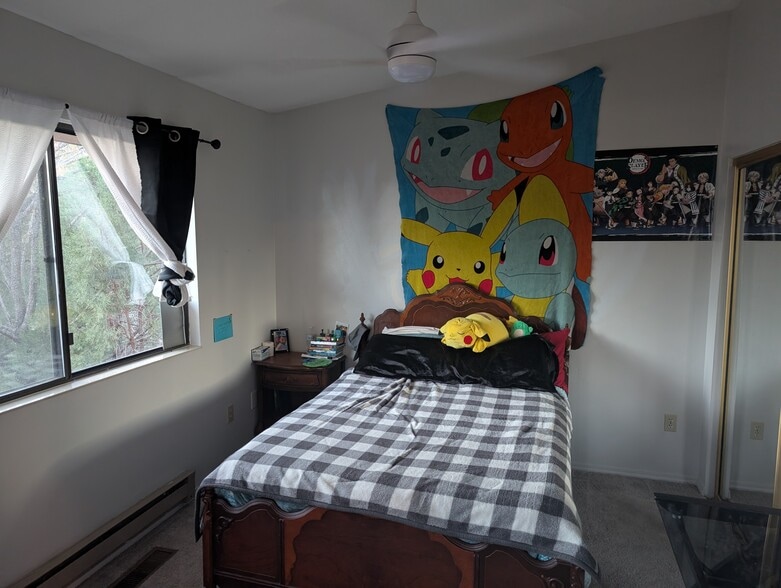 Building Photo - 4944 Summit Cir