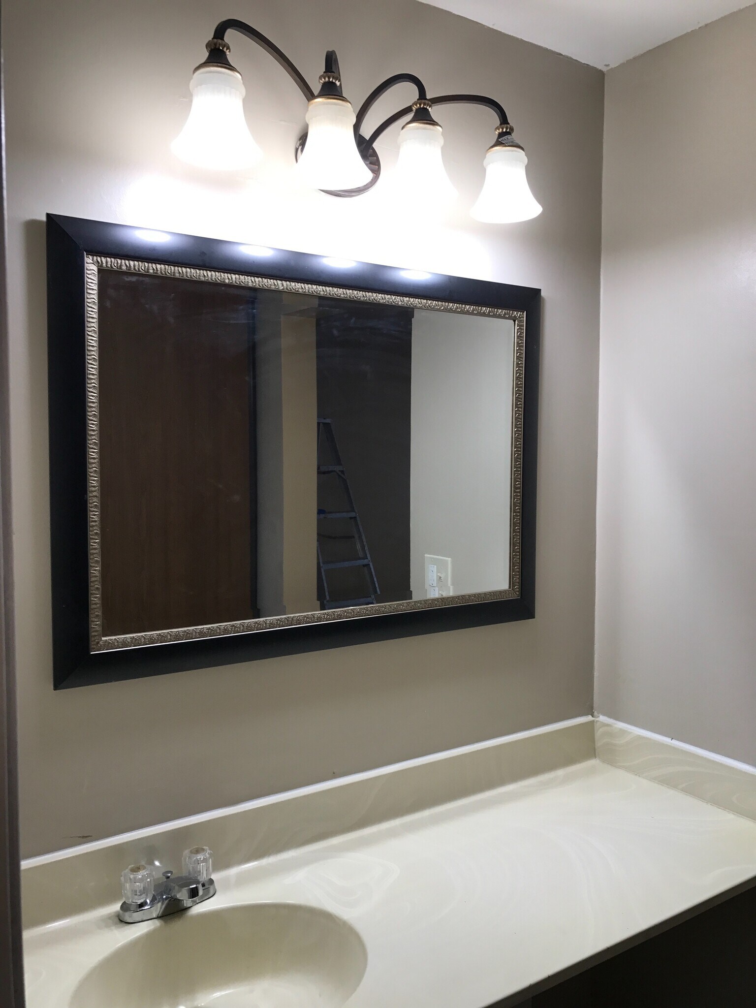 Building Photo - 7010 Newport Dr