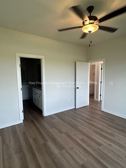 Building Photo - 157 N Gowen St