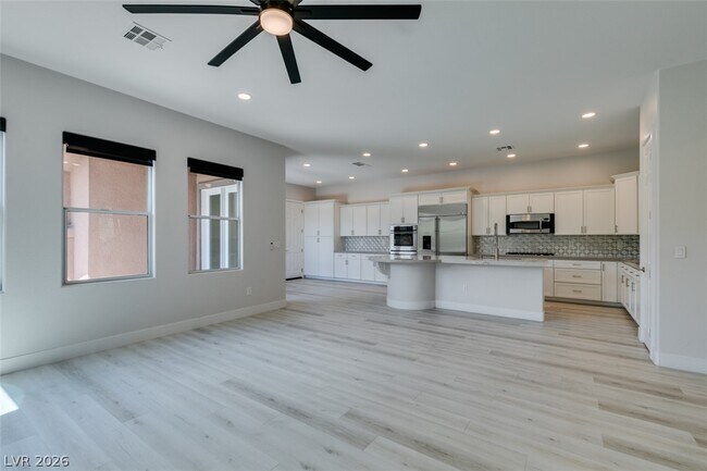 Building Photo - 11370 Merado Peak Dr