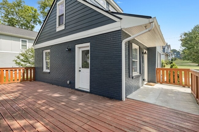 Building Photo - 1615 Cahal Ave