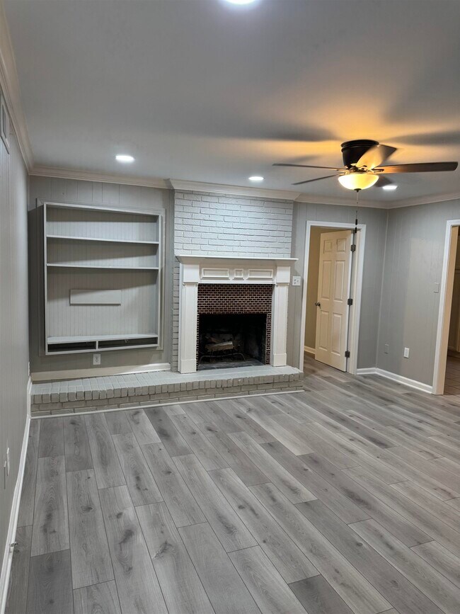 Building Photo - 7145 Claiborne Dr