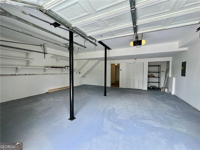 Building Photo - 3945 Peninsula Ct