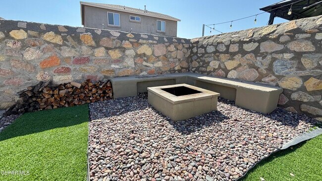 Building Photo - 11613 Flor Galatea Wy