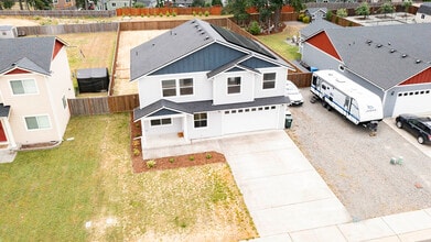 Building Photo - 111 Carver Walk SE