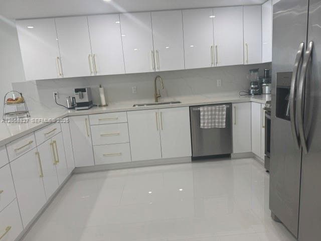Building Photo - 5401 Collins Ave
