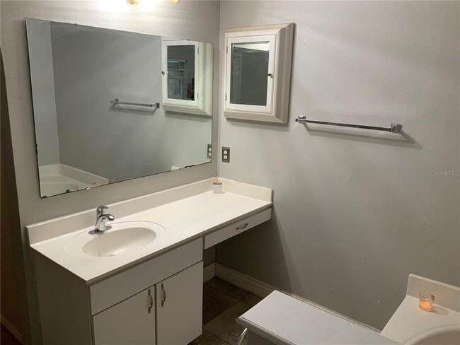 Building Photo - 856 Jarnac Dr