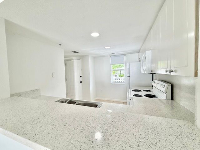 Building Photo - 11201 NW 89th St