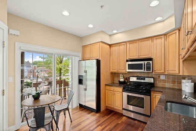 Building Photo - 72 Exchange St