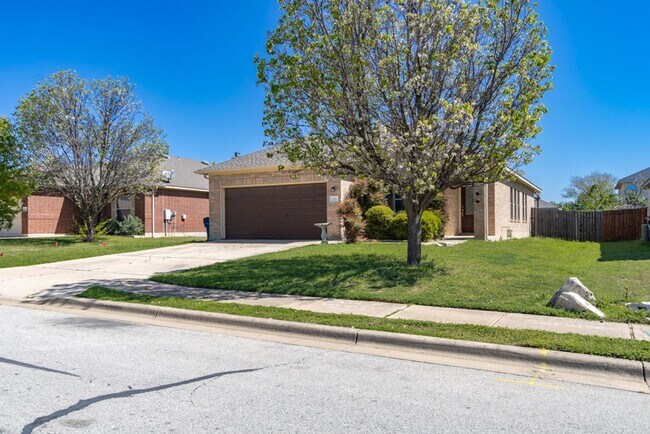 Building Photo - 702 Pampas Ricas Dr