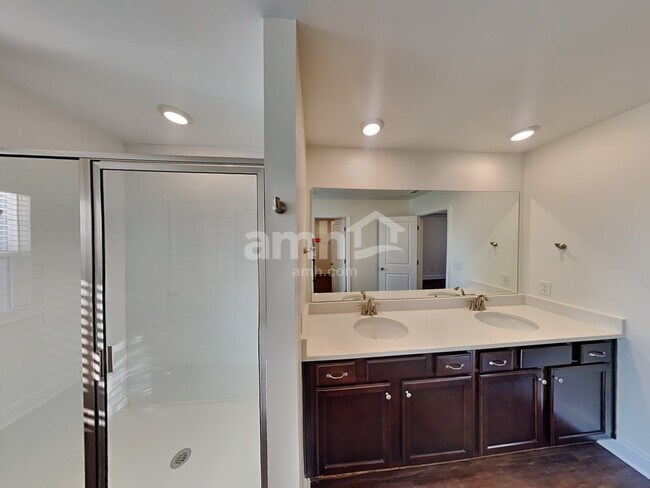 Building Photo - 122 Marin Dr