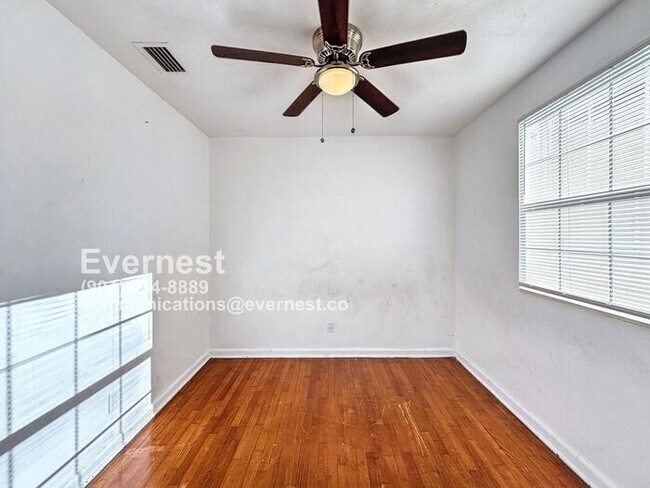 Building Photo - 2527 Blueberry Ln