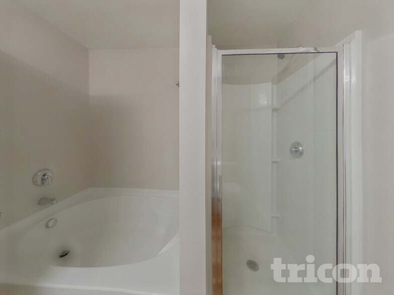 Building Photo - 2918 Tall Oaks Dr