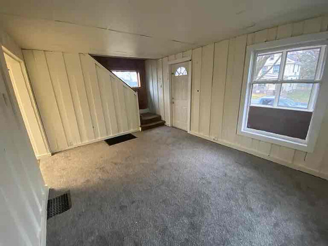 Building Photo - 1027 Woodbridge St