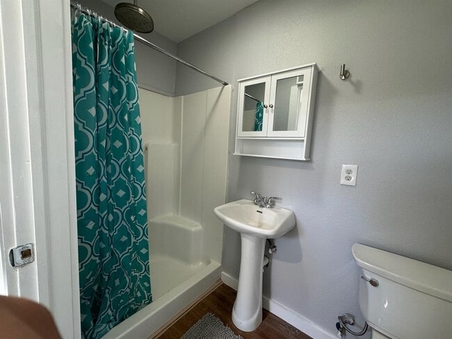 Building Photo - 511 Main St