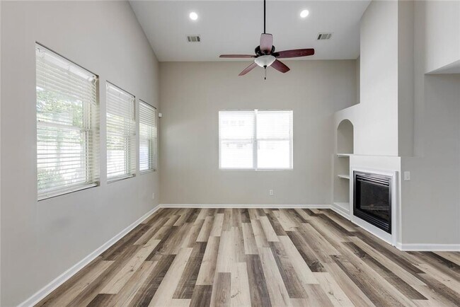 Building Photo - 283 Hiawassee Dr