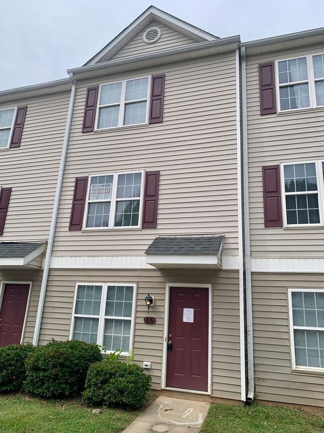 Building Photo - Amazing Location Near Downtown and NC Stat...