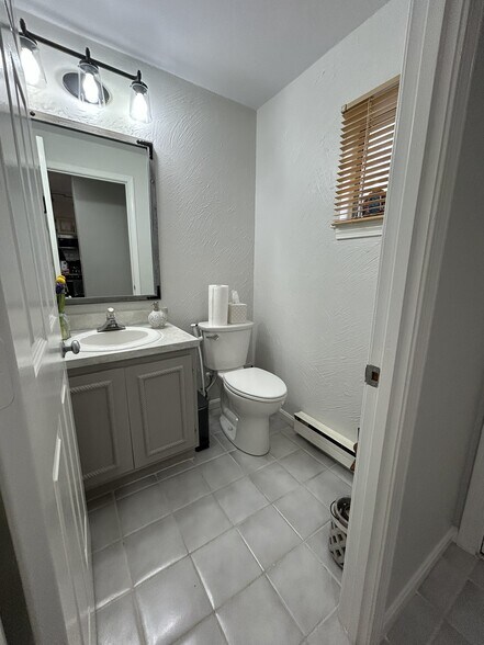 Building Photo - 6 Beals Cove Rd