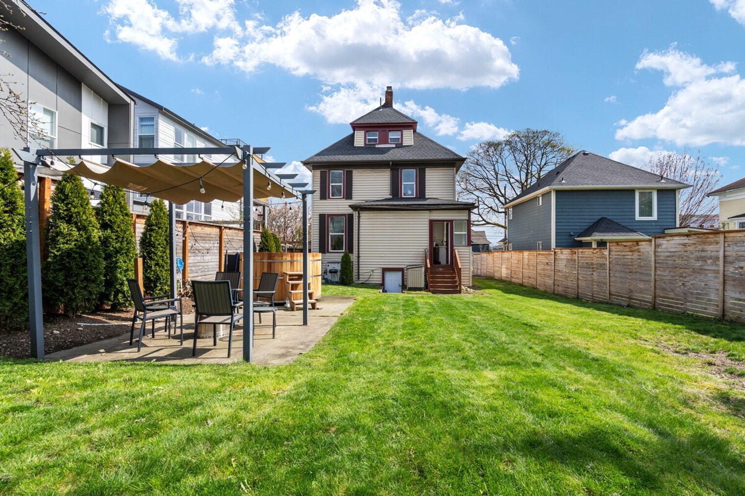 Building Photo - 1914 E Jefferson St