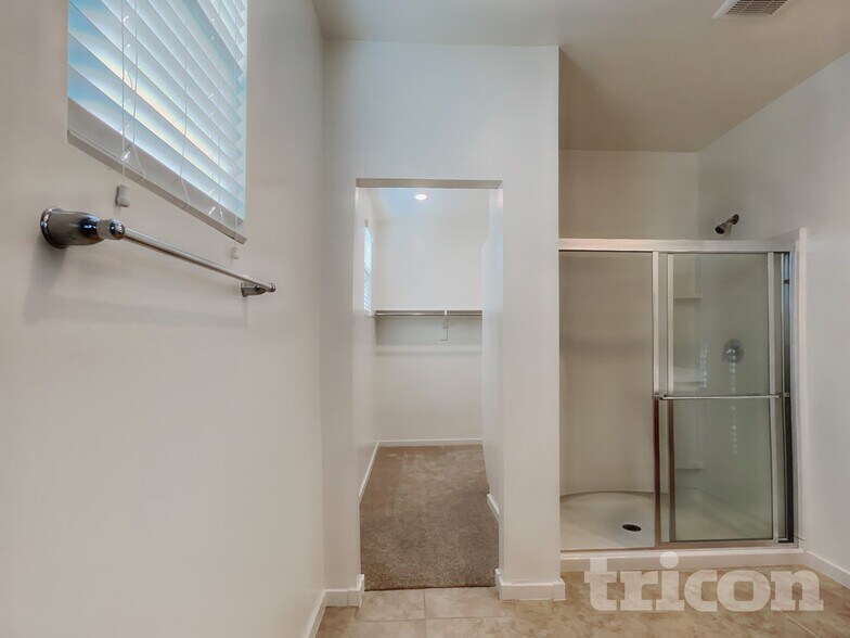 Building Photo - 439 W Tenia Trail