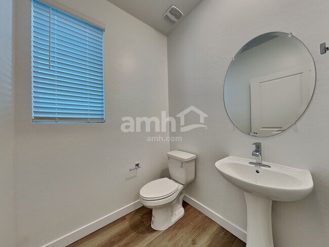 Building Photo - 9817 W Parkway Dr