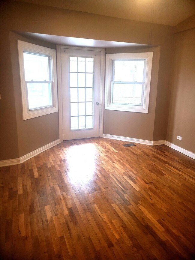 Building Photo - 630 Whitney Ave