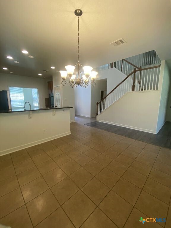 Building Photo - 7105 Golden Oak Ln