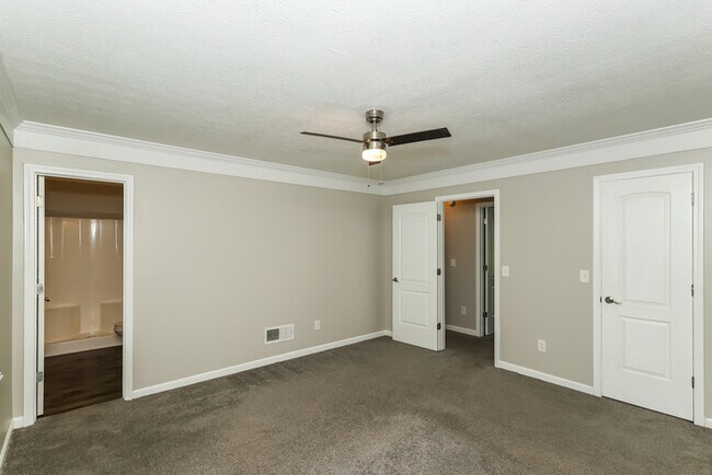 Building Photo - Fantastic 4bd/2ba home! Let yourself in!