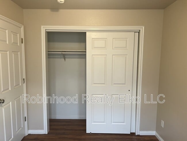 Building Photo - 1640 Winchester Dr