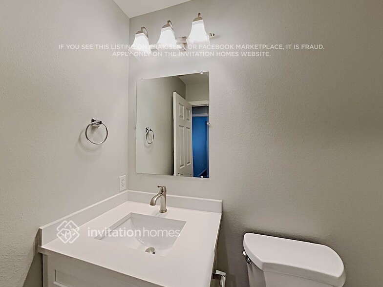 Building Photo - 4919 61st Dr NE