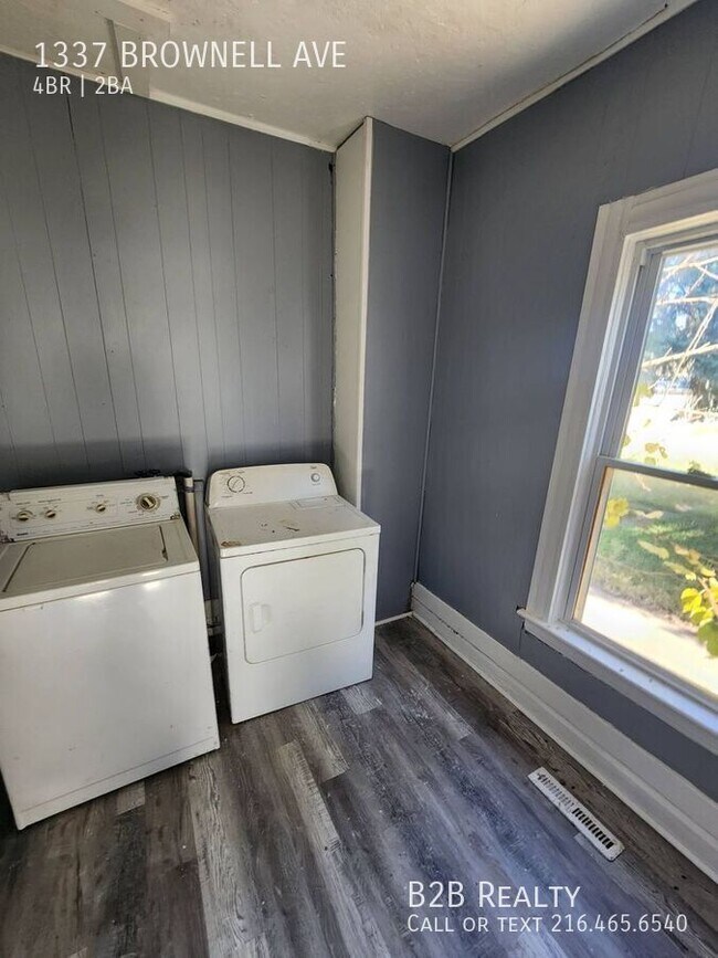 Building Photo - 1337 Brownell Ave