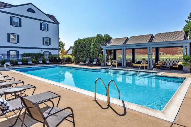Building Photo - 431 Chopin Ct