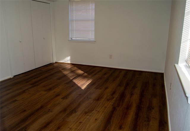 Building Photo - 1938 Spring Dr