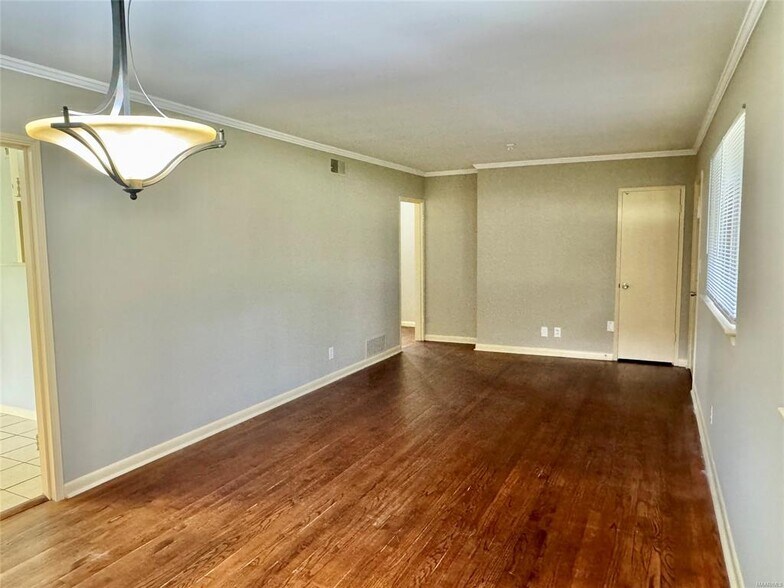 Building Photo - 320 Green Ridge Rd