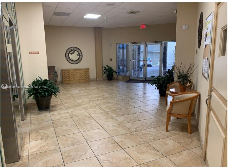 Building Photo - 1801 S Ocean Dr