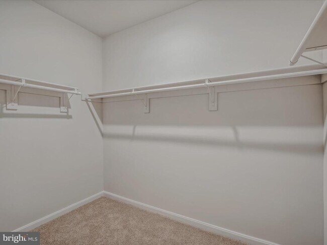 Building Photo - 290 Scoter Rd